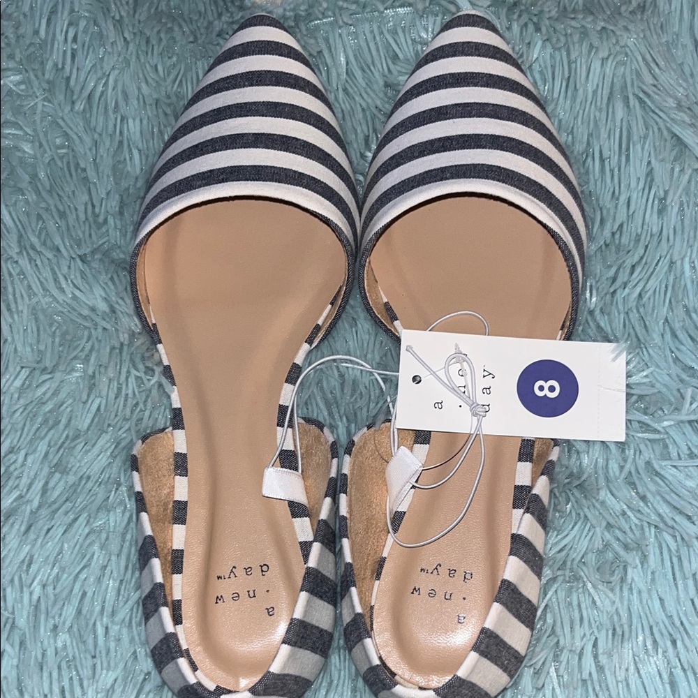 A NEW DAY TRENDY NAVY/ WHITE STRIPE POINTED SHOE FLATS NWT SIZE 8 - Picture 6 of 7